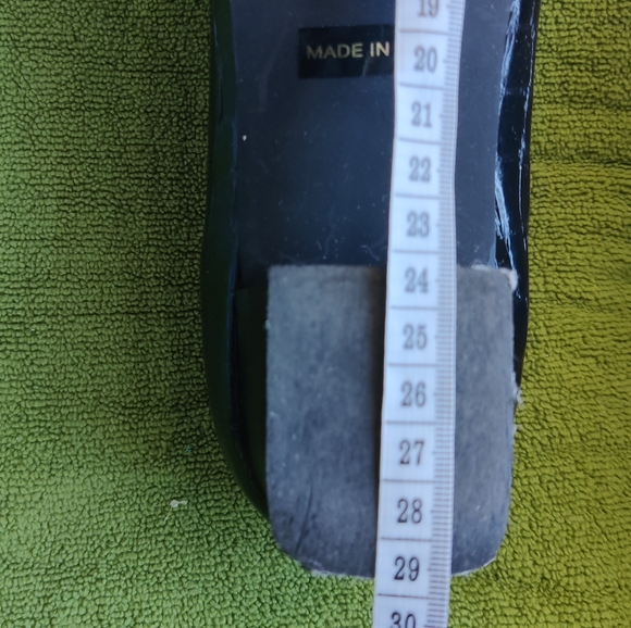 Amalfi by Rangoni Moira 12M Italian Leather Black Croc Embossed Chunky Heels - Picture 10 of 10